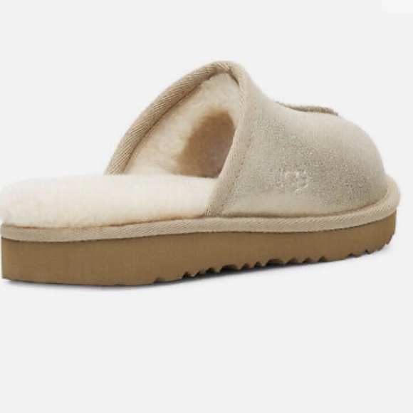 Ugg girls gold metallic slides sz 12m - Picture 3 of 3